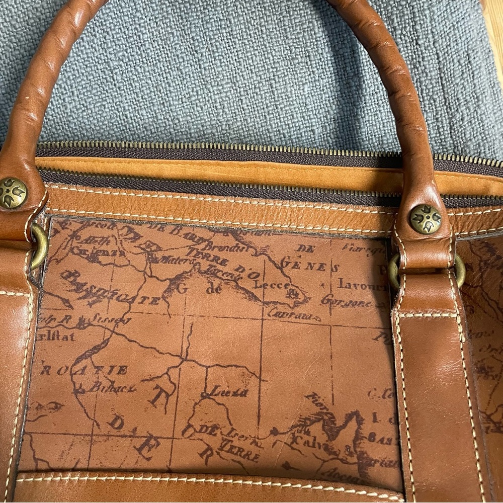 Patricia Nash overnight weekender tote bag world map in excellent condition - Picture 7 of 12